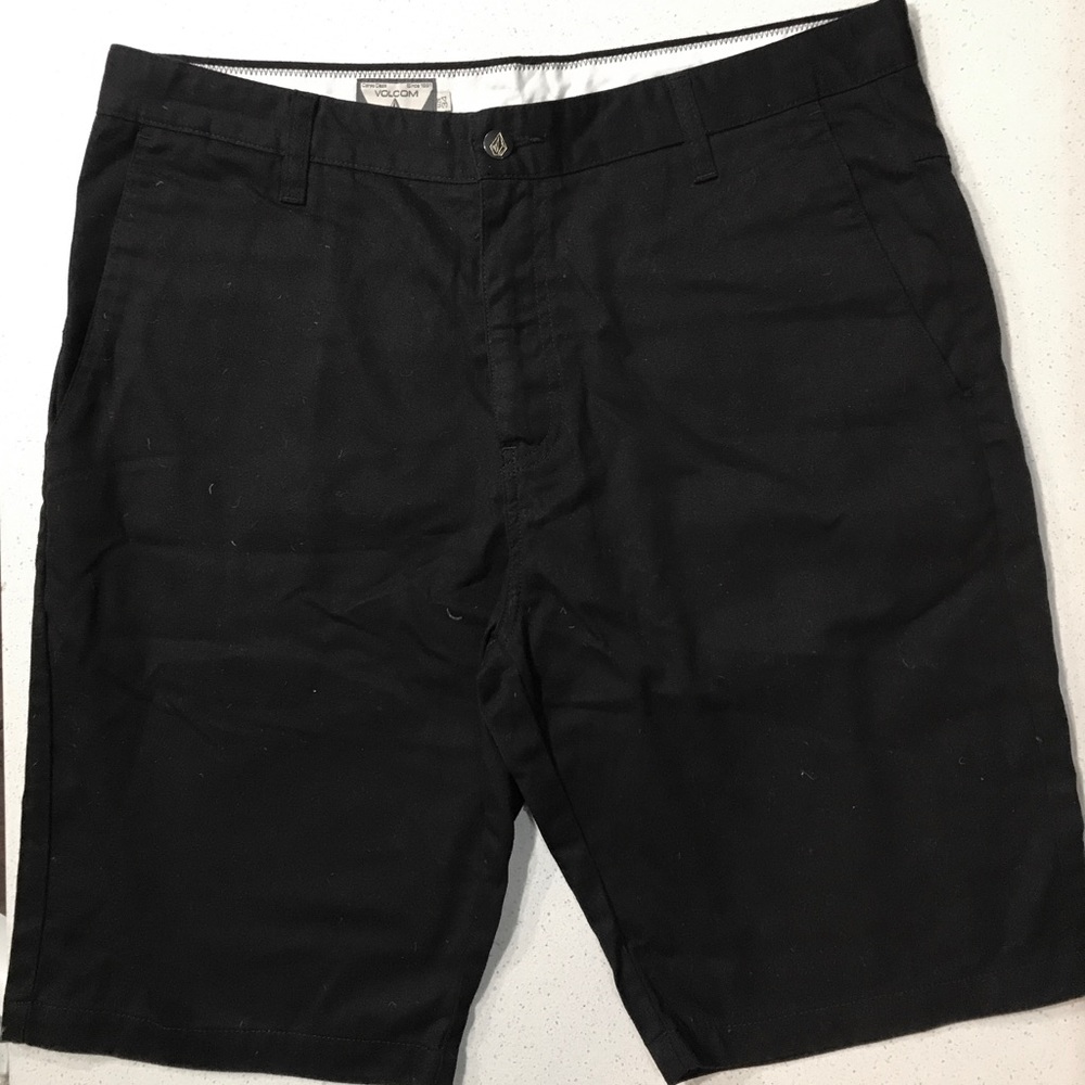 Volcom Men’s Corpo Class Black Chino Flat Shorts